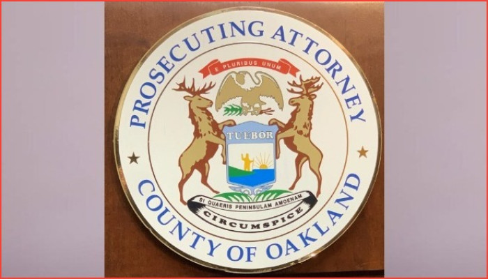 কিশোরীর পেট ও নিতম্ব স্পর্শের অভিযোগে অভিযুক্ত ব্যক্তি