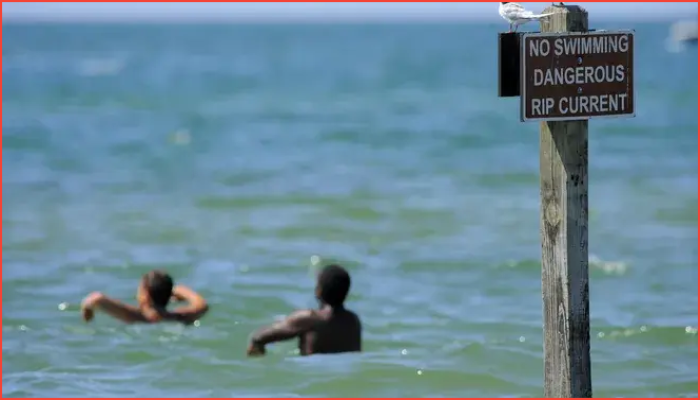 মিশিগান হ্রদ ও হুরনে উচ্চ ঢেউয়ের সতর্কতা