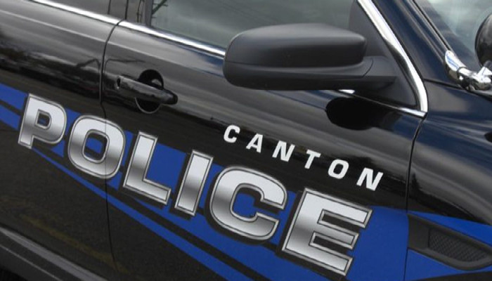 ক্যান্টনে বাড়ি থেকে নারীর মরদেহ উদ্ধার, সন্দেহভাজন আটক