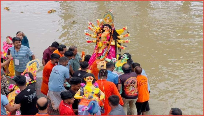 সিলেটে শান্তিপূর্ণ ও উৎসবমুখর পরিবেশে প্রতিমা বিসর্জন সিলেটে শান্তিপূর্ণ ও উৎসবমুখর পরিবেশে প্রতিমা বিসর্জন