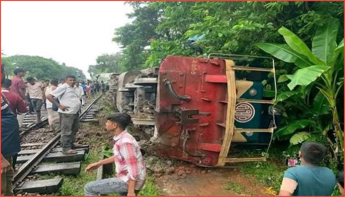 সিলেটগামী উদয়ন এক্সপ্রেস লাইনচ্যুত, রেল যোগাযোগ বন্ধ সিলেটগামী উদয়ন এক্সপ্রেস লাইনচ্যুত, রেল যোগাযোগ বন্ধ