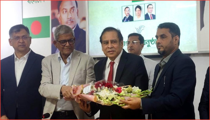 জাতীয় নির্বাচনের আগে রেজা কিবরিয়া বিএনপিতে যোগ দিলেন