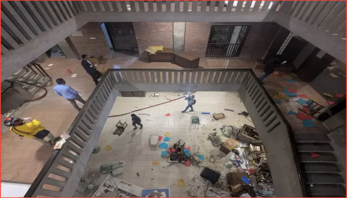 হাদির মৃত্যুকে ঘিরে ছায়ানট ভবনে ভাঙচুর ও অগ্নিসংযোগ