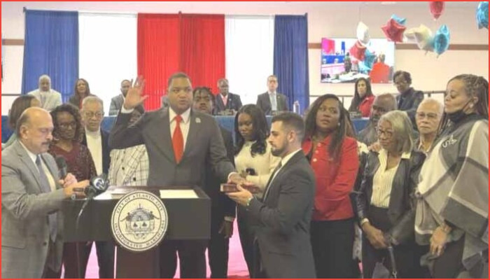 আটলান্টিক সিটির মেয়র মার্টি স্মল সিনিয়র শপথ নিলেন