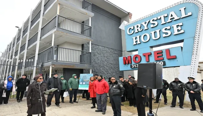 ডেট্রয়েটে মানব পাচার প্রতিরোধে হোটেল-মোটেলে হেল্পলাইন সাইনবোর্ড স্থাপন