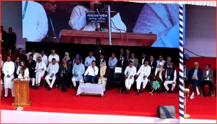 সিলেটে বিএনপির নির্বাচনী মঞ্চে তারেক রহমান