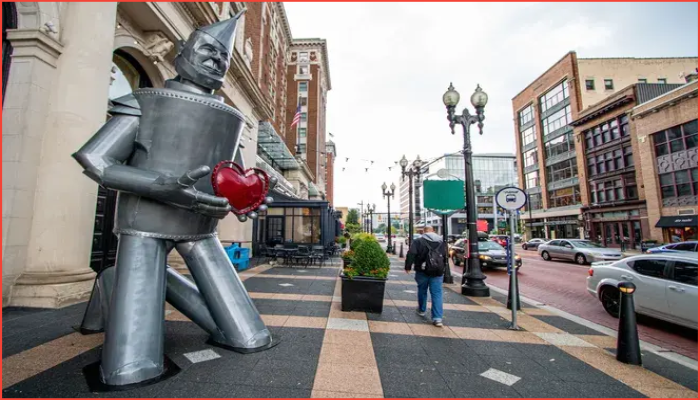 আয়ে অগ্রগতি কিছু শহরে, তবে রাজ্যজুড়ে পিছিয়ে মিশিগান