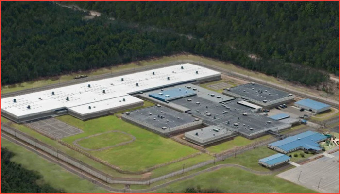 রোমুলাসে আইসিই আটক কেন্দ্র প্রস্তাবে আপত্তি