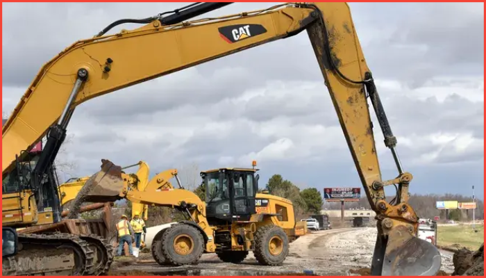 ফ্লিন্টে ভারী যন্ত্রপাতির মধ্যে আটকা পড়ে শ্রমিকের মৃত্যু