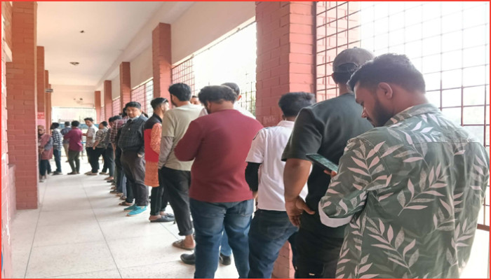 ৫০ দলের লড়াইয়ে শেষ হলো বহুলপ্রতীক্ষিত নির্বাচন