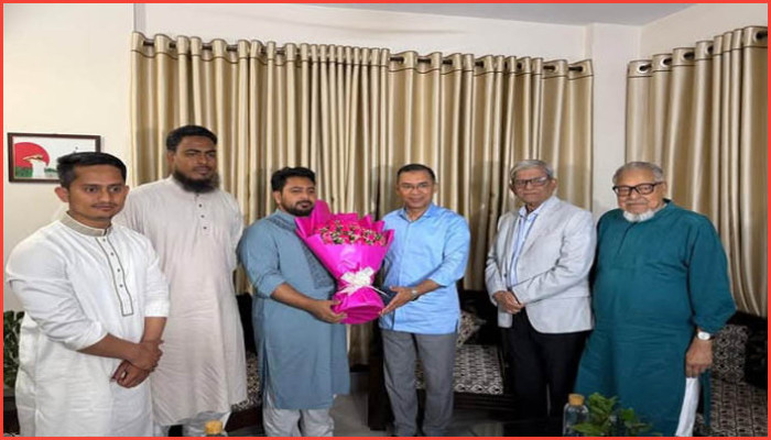 রাজনৈতিক সংলাপ ও দায়িত্বশীলতার বার্তা : তারেক-নাহিদ বৈঠক