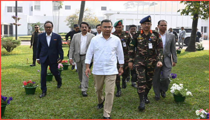 তেজগাঁও কার্যালয়ে অফিস শুরু করলেন প্রধানমন্ত্রী