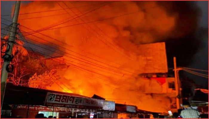 সুনামগঞ্জে মার্কেটে আগুন, ক্ষয়ক্ষতি ৫–৭ কোটি টাকা