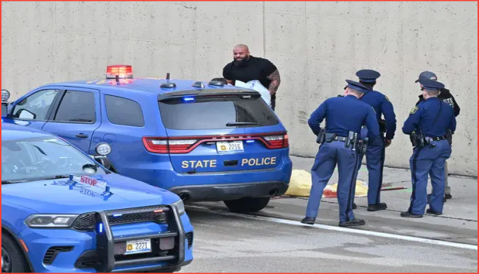 ডেট্রয়েটের লজ ফ্রিওয়েতে মৃতদেহ উদ্ধার 