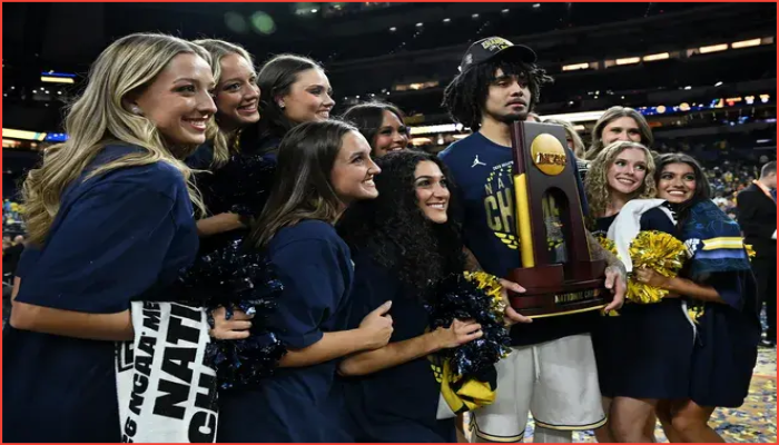 এনসিএএ বাস্কেটবল জয়ে অ্যান আরবারে শিক্ষার্থীদের উচ্ছ্বাস