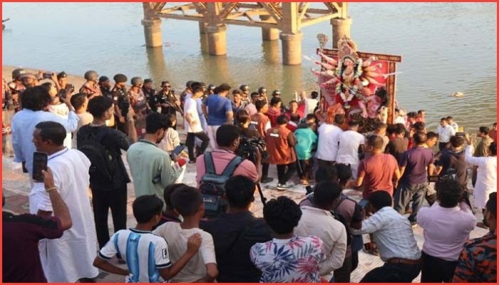 সিলেটে প্রতিমা বিসর্জনে বিদায় নিলেন দেবী দুর্গা
