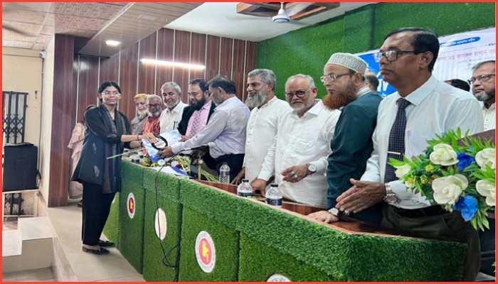 জীবনে প্রথম হওয়ার চেয়ে ভালো মানুষ  হওয়া জরুরি -অধ্যাপক ডা. কামরুল 